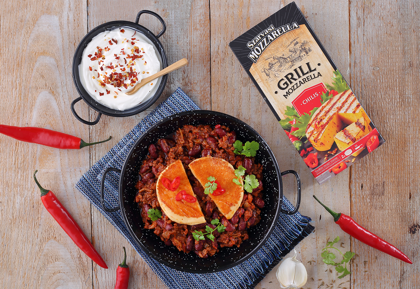 Chili con carne chilis grill mozzarellával